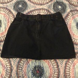 black belted mini skirtt